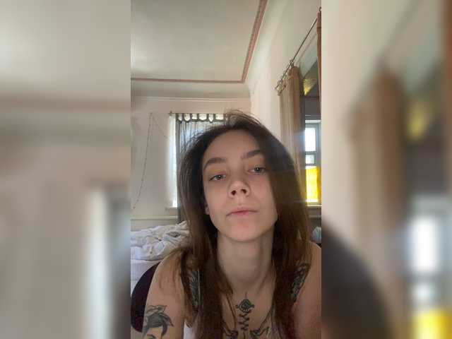 Capturi de ecran de difuzare Violeta