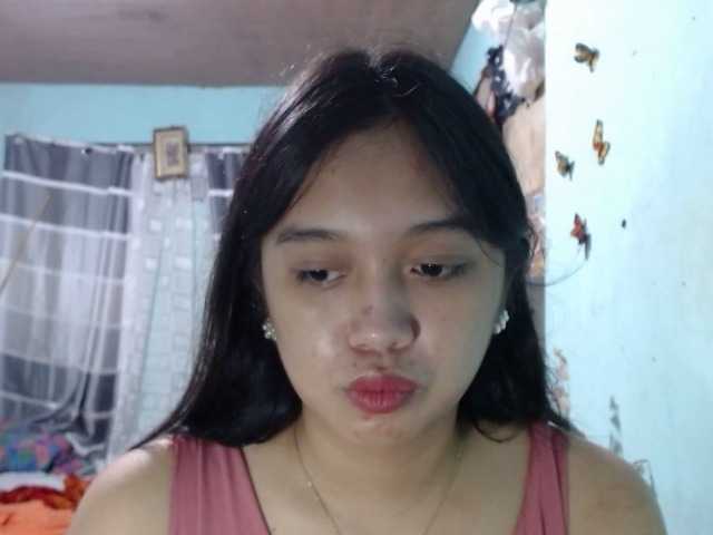 Capturi de ecran de difuzare MsKittyRed