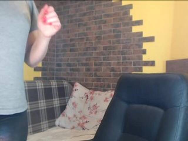 Capturi de ecran de difuzare RrredQueen