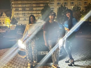 Chat video erotic xtripletemptationx