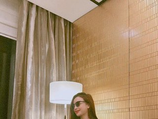 Chat video erotic Yang-Myy