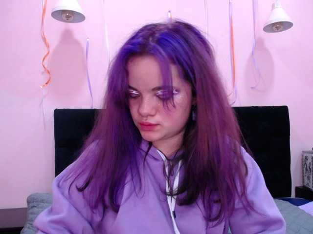 Capturi de ecran de difuzare Yelitzaa