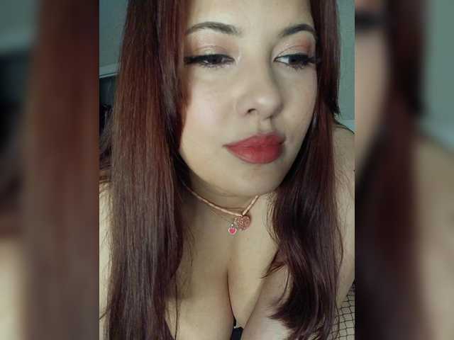 Capturi de ecran de difuzare LaraMoon