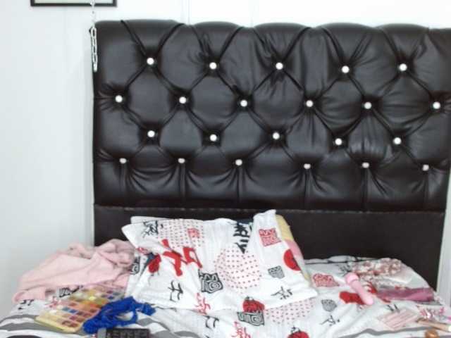 Capturi de ecran de difuzare YuliaWills