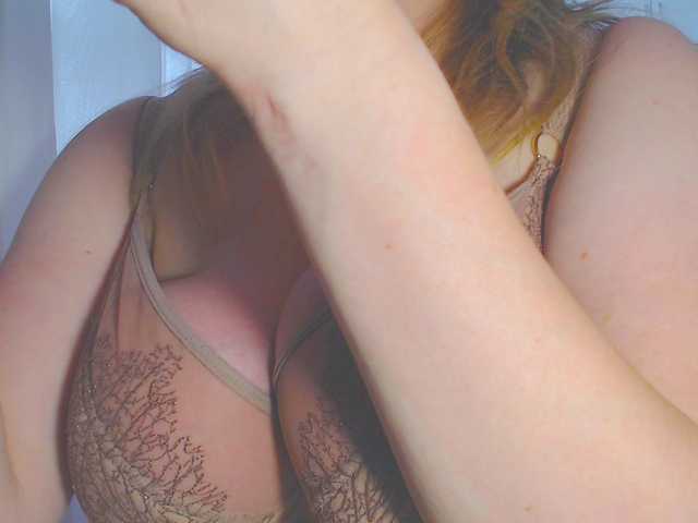 Fotografii Yuliskax Hi guys!!Give love !! tits-80 tk, ass-60,nipples-50.pm-95,C2C-110,Lick tits-165, take off panties-200,oilice on tits-155,Blow job-180, fuck tits -188. spank ass-99 . Stockings -130 tks. NAKED-400. SQUIRT-600. Hot show ,toys in pvt. Meow)