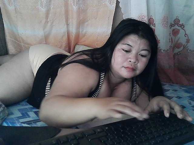 Capturi de ecran de difuzare yummy-ass-pinay