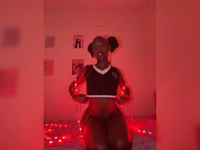 Dance (solo, basic)
500 tokens~ 7–8 minutes at ~60 tokens/min.
Private Show (explicit)
1,000 tokens~ 15–16 minutes.
Flexible rate.
Cam2Cam Interaction~800 tokens
Includes two-way video; ~13 minutes.
Spy / Group Chat Access 100 tokens~ 8–10 minutes at ~10