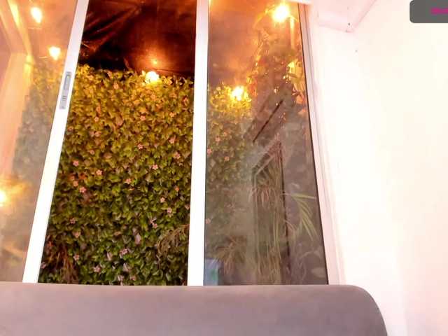 Capturi de ecran de difuzare ZoeHill